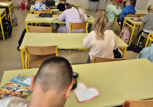 Uczniowie podczas zajęć