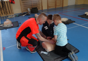 Szkolenie uczniów z pierwszej pomocy