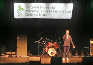 Uczeń SP 12 podczas XXXII Ogólnopolskiego Festiwalu Piosenki Patriotycznej i Harcerskiej „Zielona Nuta 2023”