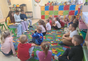 Ogólnopolski Dzień Głośnego Czytania - uczniowie i przedszkolaki