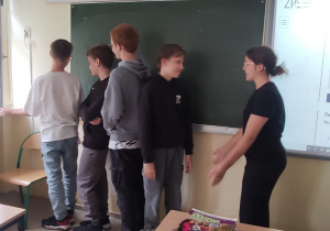 Odegranie scenek - jak zachowywać się asertywnie