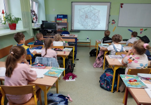 Uczniowie podczas zajęć „Bezpieczna sieć”