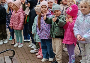 Dzieci z Tęczowej Akademii