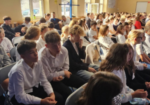 Uczniowie podczas uroczystości
