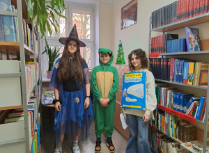 Pierwszoklasiści zostali przyjęci w poczet czytelników biblioteki szkolnej