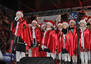 Uczennice podczas występu