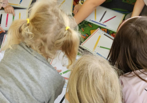 Dzieci podczas zajęć