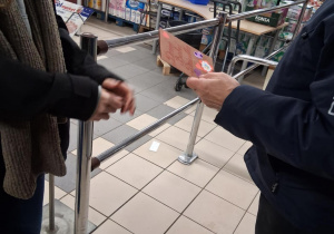 Akcja uczniów SP 12 "Wszystkie Babcie i Dziadkowie nasi są"