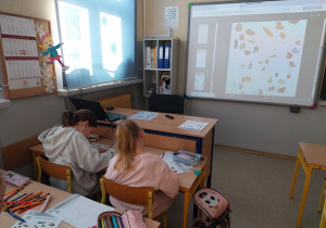 Uczniowie podczas zajęć