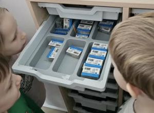 Zajęcia krawieckie w Tęczowej Akademii