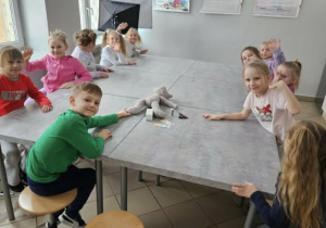 Dzieci podczas zajęć