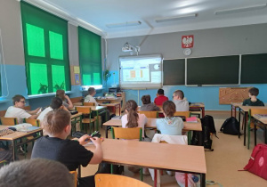 Uczniowie podczas zajęć