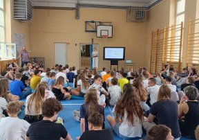 Dzieci uczą się, jak dbać o zdrowie psychiczne