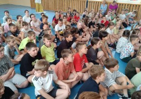 Dzieci odpowiadają na pytania