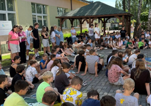 Spotkanie dotyczące bezpieczeństwa podczas wakacji