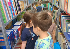 Przedszkolaki w bibliotece
