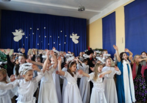 Jasełka w naszej szkole - wspólne śpiewanie kolęd